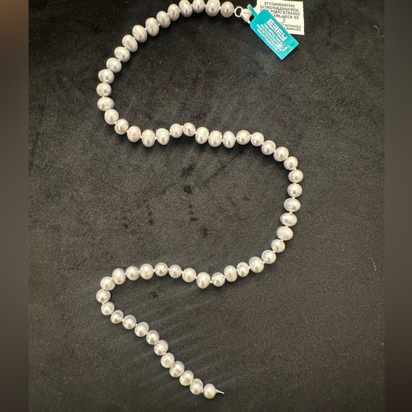 Gray Cultured Freshwater Pearl (7mm) 18" necklace set in sterling silver - Picture 2 of 5